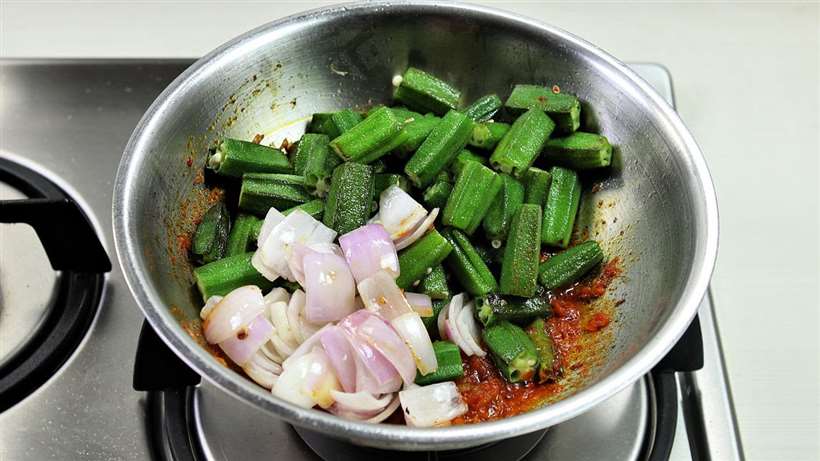 How To Make Tasty Bhindi Do Pyaza Recipe - MyDelicious Recipes